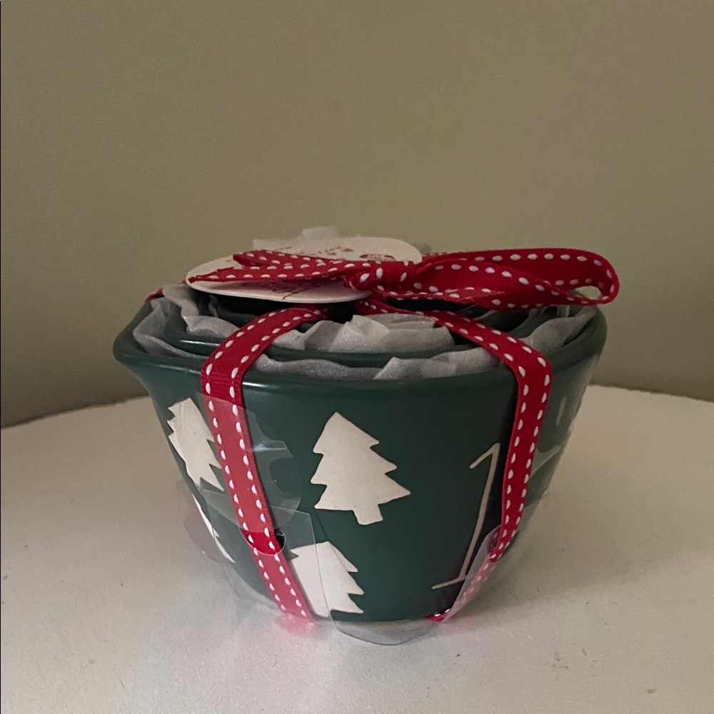 Christmas Green Ceramic measuring cups with White Tree Design